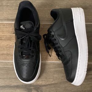Nike Air Force 1 Low Sneakers Size 7.5